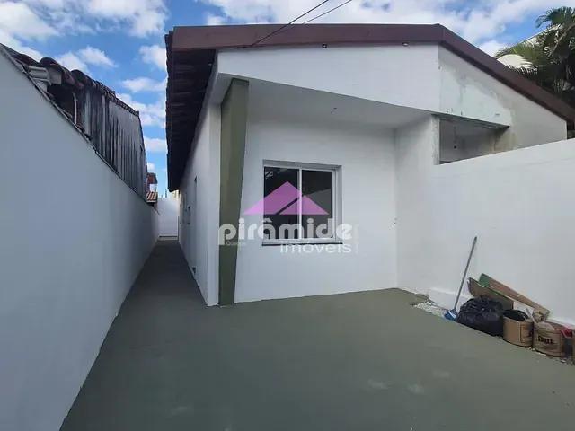 Casa com 75m² 2 quartos e 2 banheiros, à venda, no bairro Jardim das Indústrias em São José dos Campos
