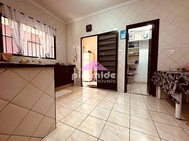 Casa 3 quartos e 3 banheiros, à venda, no bairro Residencial Bosque dos Ipês em São José dos Campos
