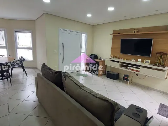 Casa 3 quartos e 3 banheiros, à venda, no bairro Residencial São Paulo em Jacareí