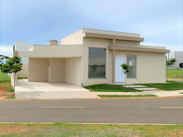 Casa com 320m², à venda, no bairro Cará-cará em Ponta Grossa
