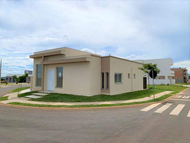 Casa com 320m², à venda, no bairro Cará-cará em Ponta Grossa