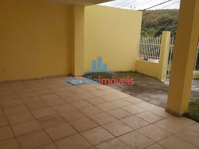 Casa 3 quartos e 1 banheiro, à venda, no bairro Ano Bom em Barra Mansa