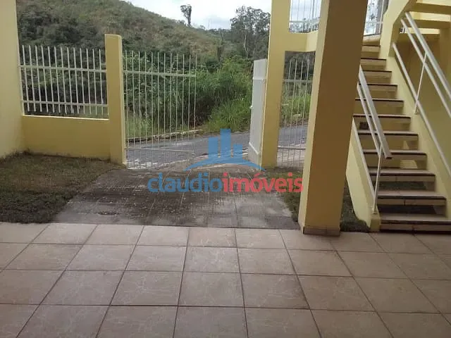 Casa 3 quartos e 1 banheiro, à venda, no bairro Ano Bom em Barra Mansa