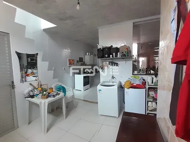 Casa com 188m² 3 quartos e 2 banheiros, à venda, no bairro Alto do Triângulo em Camaçari