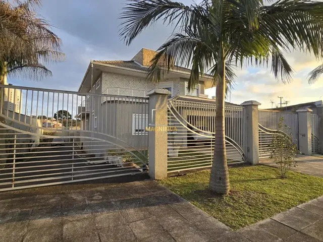 Casa com 601m² 4 quartos e 5 banheiros, à venda, no bairro São Braz em Curitiba