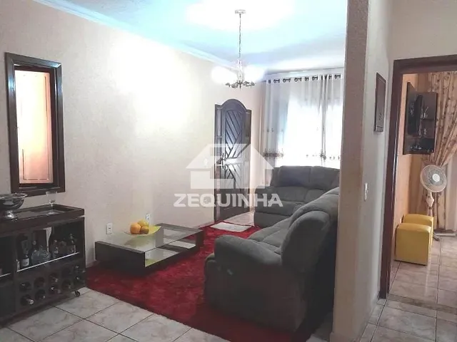 Casa com 250m² 4 quartos e 3 banheiros, à venda, no bairro Jaguaribe em Osasco
