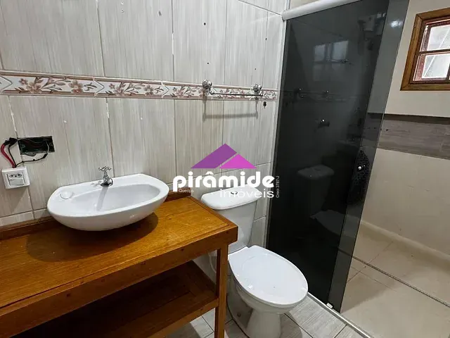 Casa 2 quartos e 3 banheiros, à venda, no bairro Loteamento Villa Branca em Jacareí