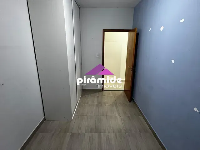 Casa 2 quartos e 3 banheiros, à venda, no bairro Loteamento Villa Branca em Jacareí