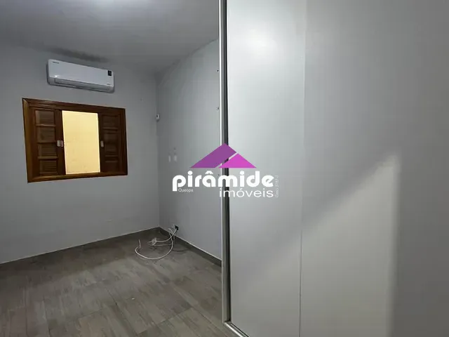 Casa 2 quartos e 3 banheiros, à venda, no bairro Loteamento Villa Branca em Jacareí