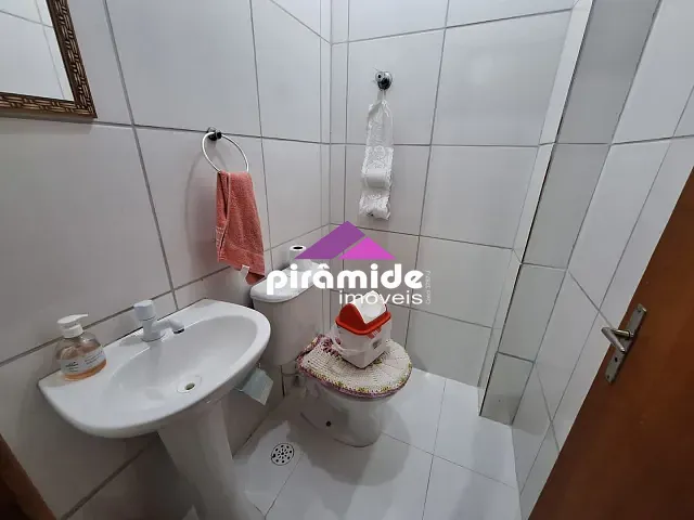 Casa com 75m² 2 quartos e 2 banheiros, para alugar, no bairro Pontal de Santa Marina em Caraguatatuba