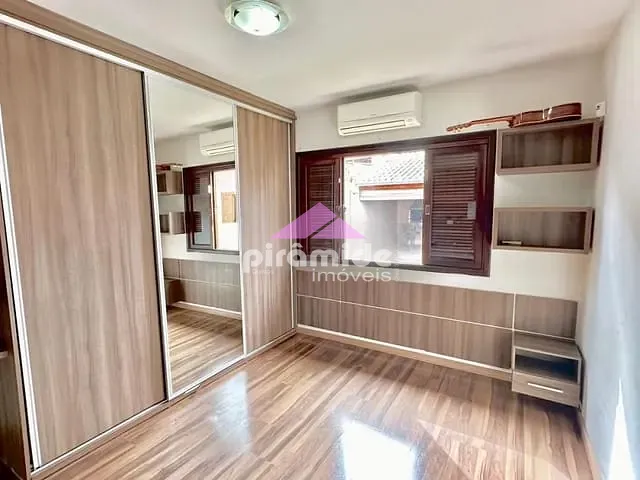 Casa 4 quartos e 5 banheiros, à venda, no bairro Jardim Esplanada em São José dos Campos