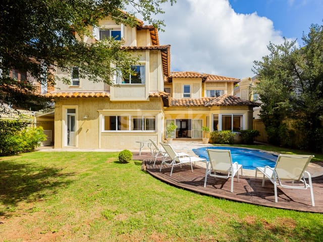 Casa com 708m² 4 quartos e 7 banheiros, à venda, no bairro Morada dos Pinheiros (Aldeia da Serra) em Santana de Parnaíba