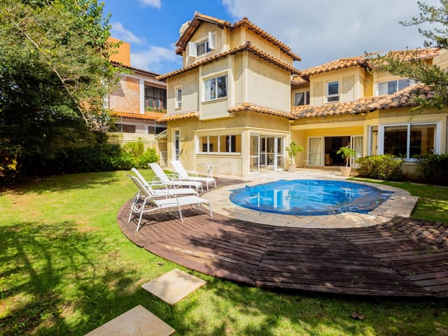 Casa com 708m² 4 quartos e 7 banheiros, à venda, no bairro Morada dos Pinheiros (Aldeia da Serra) em Santana de Parnaíba