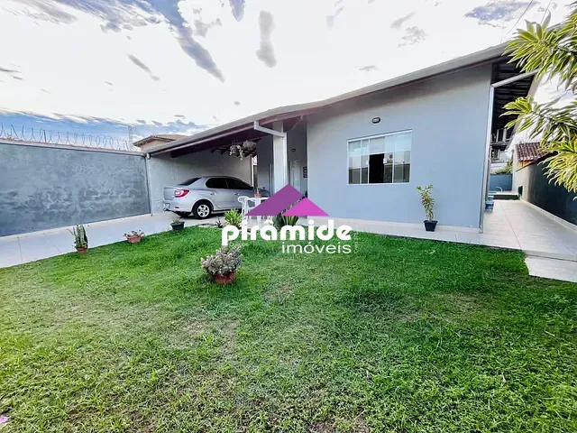 Casa com 360m² 3 quartos e 2 banheiros, à venda, no bairro Pontal de Santa Marina em Caraguatatuba