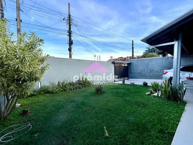 Casa com 360m² 3 quartos e 2 banheiros, à venda, no bairro Pontal de Santa Marina em Caraguatatuba