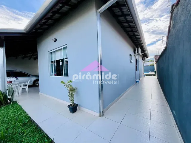 Casa com 360m² 3 quartos e 2 banheiros, à venda, no bairro Pontal de Santa Marina em Caraguatatuba