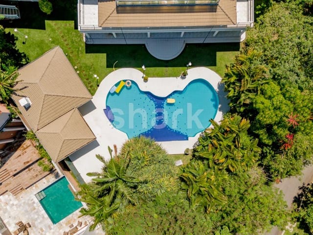Casa com 2985m² 8 quartos e 9 banheiros, à venda, no bairro Alphaville em Santana de Parnaíba