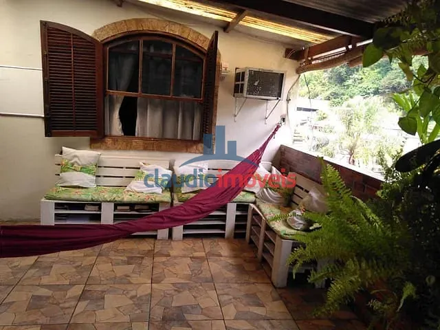 Casa com 120m² 2 quartos e 1 banheiro, à venda, no bairro Ano Bom em Barra Mansa