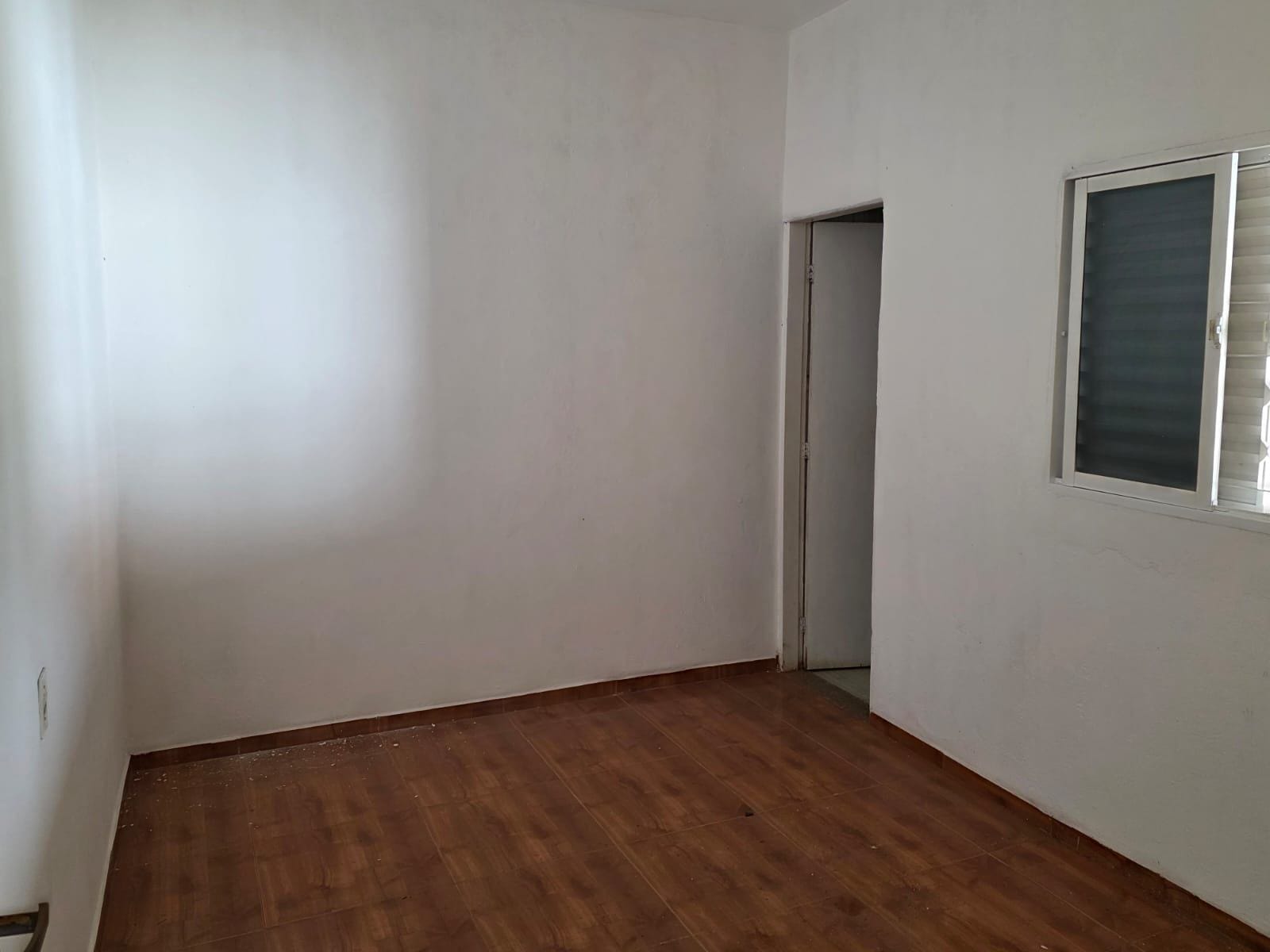 Casa à venda com 1 quarto, 250m² - Foto 17