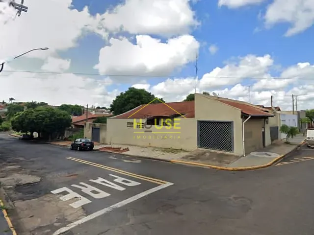Casa 3 quartos e 2 banheiros, à venda, no bairro Centro em Fernandópolis
