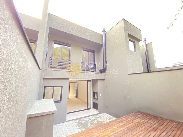 Casa com 162m² 3 quartos e 2 banheiros, à venda, no bairro Anita Garibaldi em Joinville