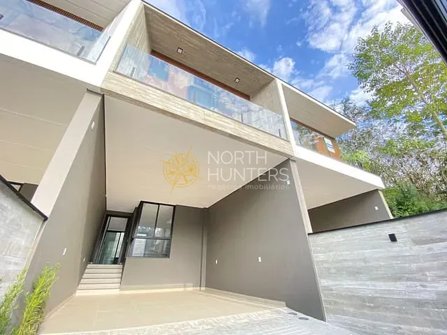 Casa com 162m² 3 quartos e 2 banheiros, à venda, no bairro Anita Garibaldi em Joinville