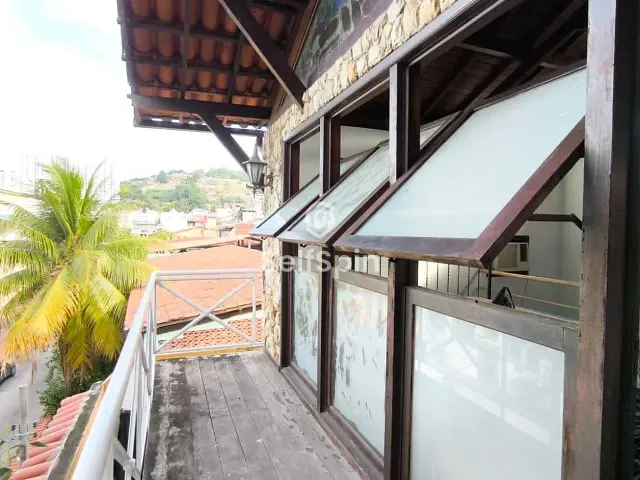 Casa 3 quartos e 3 banheiros, para alugar, no bairro Fonseca em Niterói