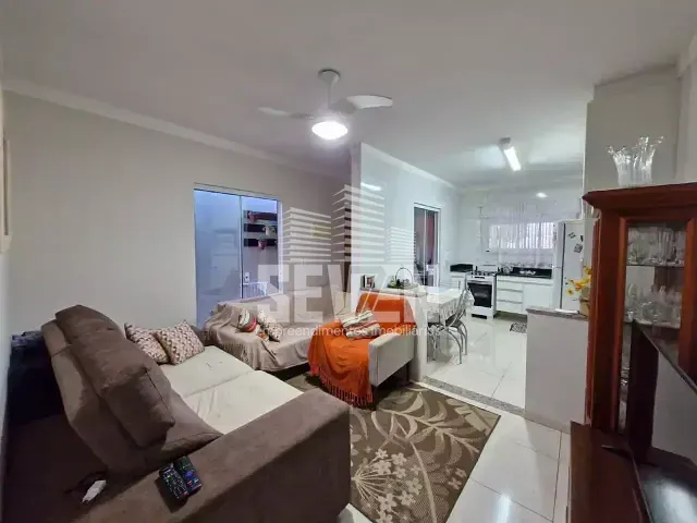 Casa com 250m² 3 quartos e 2 banheiros, à venda, no bairro Jardim Ferraz em Bauru
