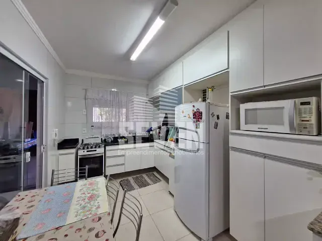 Casa com 250m² 3 quartos e 2 banheiros, à venda, no bairro Jardim Ferraz em Bauru