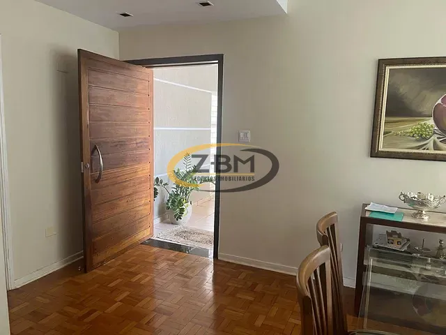 Casa com 330m² 3 quartos e 5 banheiros, à venda, no bairro Jardim Santo Antônio em Londrina