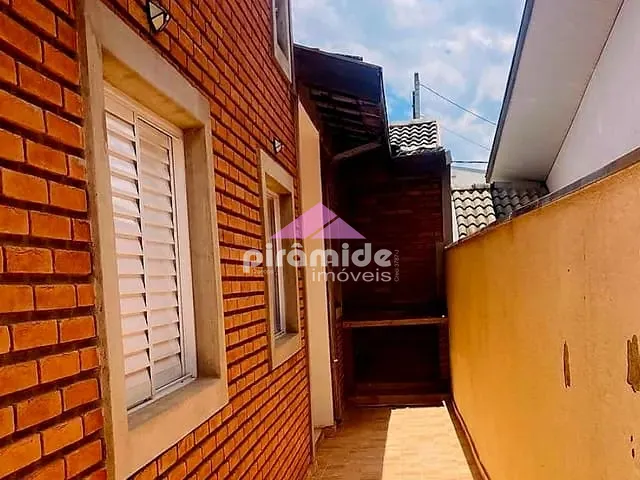 Casa 2 quartos e 2 banheiros, à venda, no bairro Jardim Santa Júlia em São José dos Campos