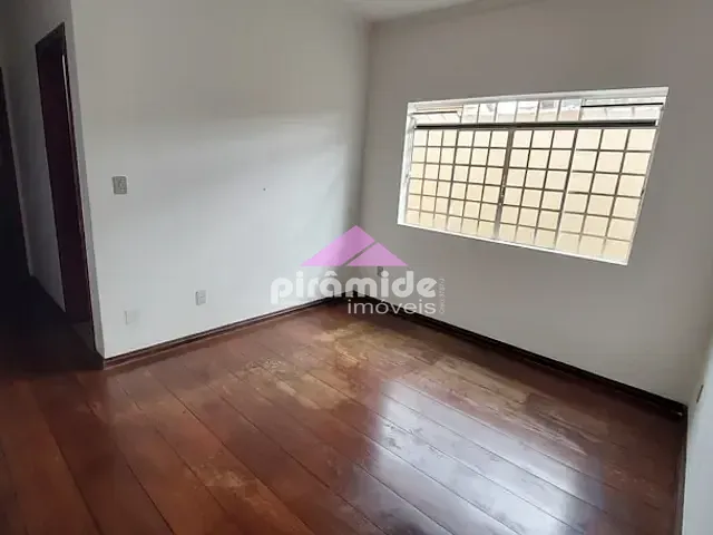Casa com 400m² 5 quartos e 5 banheiros, à venda, no bairro Jardim Santa Maria em Jacareí