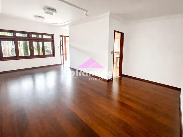 Casa com 400m² 5 quartos e 5 banheiros, à venda, no bairro Jardim Santa Maria em Jacareí