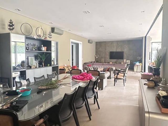 Casa com 1200m² 4 quartos e 7 banheiros, à venda, no bairro Alphaville Residencial Dois em Barueri