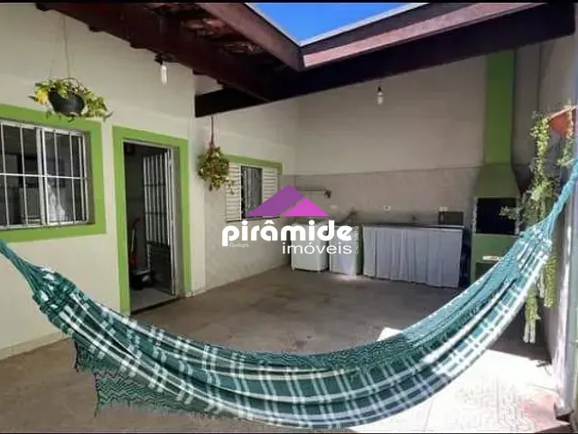 Casa com 184m² 4 quartos e 2 banheiros, à venda, no bairro Jardim das Flores em São José dos Campos