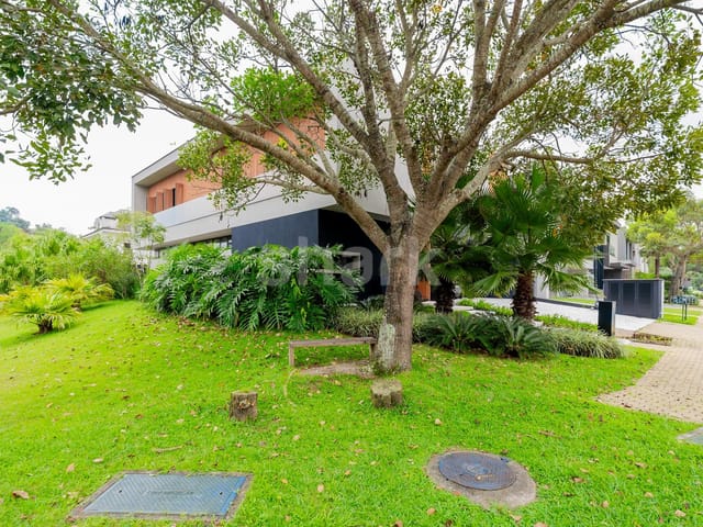 Casa com 488m² 4 quartos e 6 banheiros, à venda, no bairro Alphaville em Santana de Parnaíba