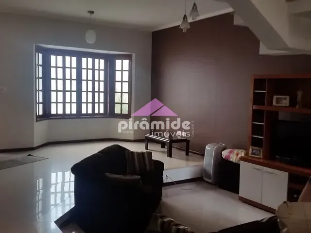 Casa com 260m² 3 quartos e 3 banheiros, à venda, no bairro Jardim Mesquita em Jacareí