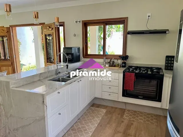 Casa com 250m² 3 quartos e 3 banheiros, à venda, no bairro Loteamento Villa Branca em Jacareí