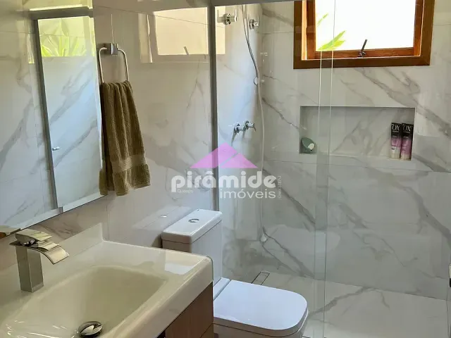 Casa com 250m² 3 quartos e 3 banheiros, à venda, no bairro Loteamento Villa Branca em Jacareí