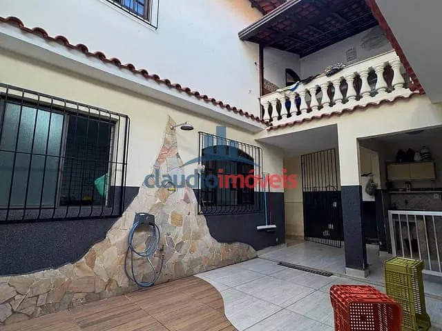 Casa 4 quartos e 3 banheiros, à venda, no bairro Vila Santa Cecília em Volta Redonda