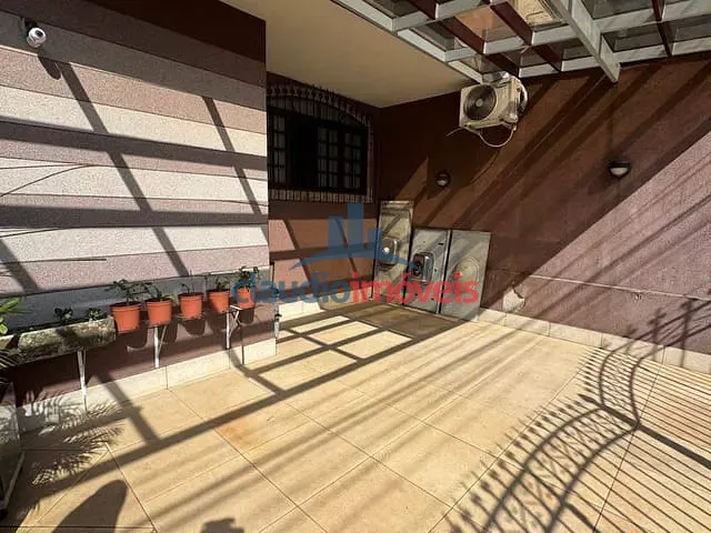Casa 4 quartos e 3 banheiros, à venda, no bairro Vila Santa Cecília em Volta Redonda