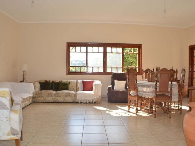 Casa com 1675m² 3 quartos e 3 banheiros, à venda, no bairro Chácara Portal das Estâncias em Bragança Paulista