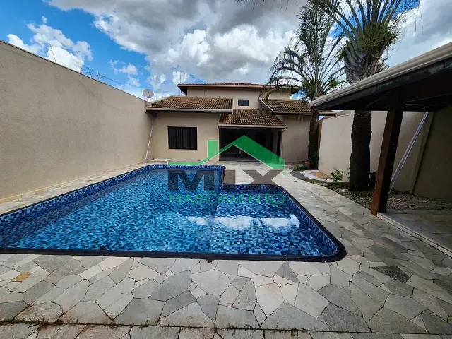 Casa com 485m² 5 quartos e 5 banheiros, à venda, no bairro Centro em Barretos