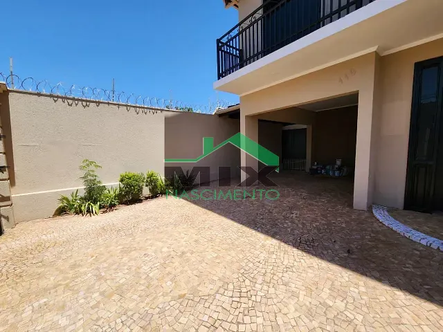 Casa com 485m² 5 quartos e 5 banheiros, à venda, no bairro Centro em Barretos