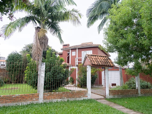 Casa com 770m² 4 quartos e 4 banheiros, à venda, no bairro São Gonçalo em Pelotas