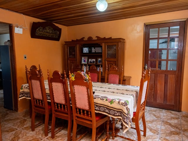 Casa com 770m² 4 quartos e 4 banheiros, à venda, no bairro São Gonçalo em Pelotas