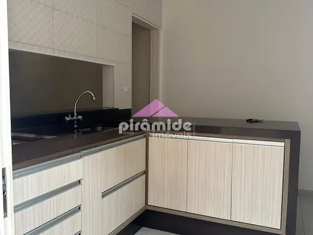 Casa 3 quartos e 2 banheiros, à venda, no bairro Jardim Torrão de Ouro em São José dos Campos