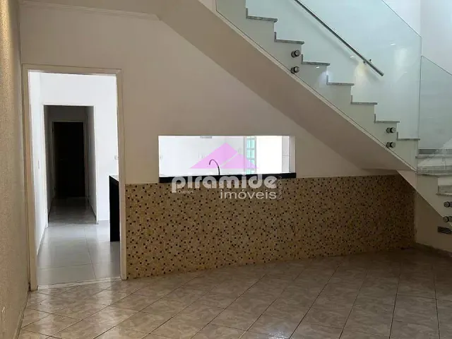 Casa 3 quartos e 2 banheiros, à venda, no bairro Jardim Torrão de Ouro em São José dos Campos