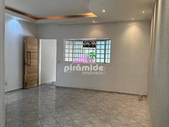 Casa 3 quartos e 2 banheiros, à venda, no bairro Jardim Torrão de Ouro em São José dos Campos