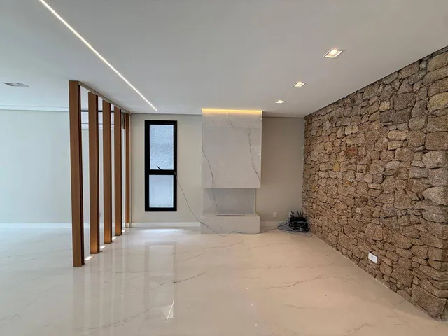 Casa com 600m² 4 quartos e 6 banheiros, à venda, no bairro Alphaville em Santana de Parnaíba